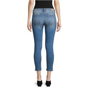 Miss Me Jeans - Miss Me Floral Embroidered Crop Jeans Miss Me Jeans - Miss Me Floral Embroidered Crop Jeans